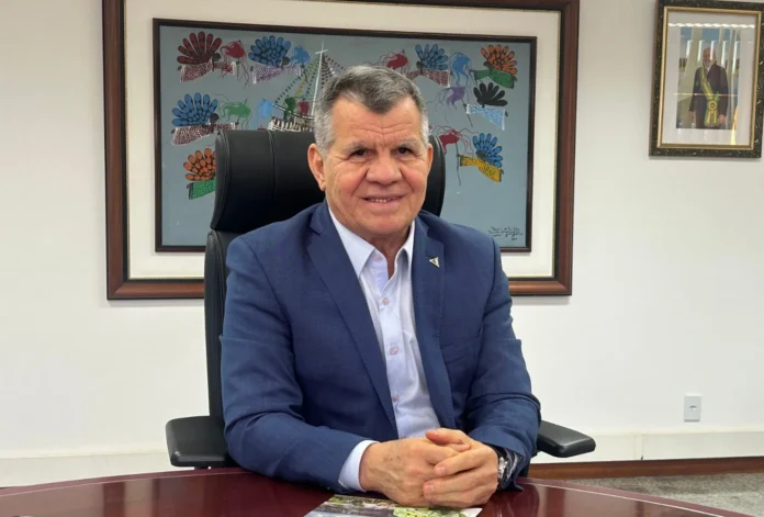 Bosco Saraiva anuncia saída da Suframa até abril para apoiar Omar Aziz nas eleições de 2026. Saiba mais sobre o futuro político do superintendente.