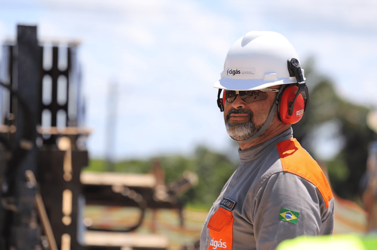 Cigás retoma obras do Gasoduto Norte-Leste em Manaus. Nova frente na Cidade de Deus visa expandir rede de gás natural e abastecer nova usina.