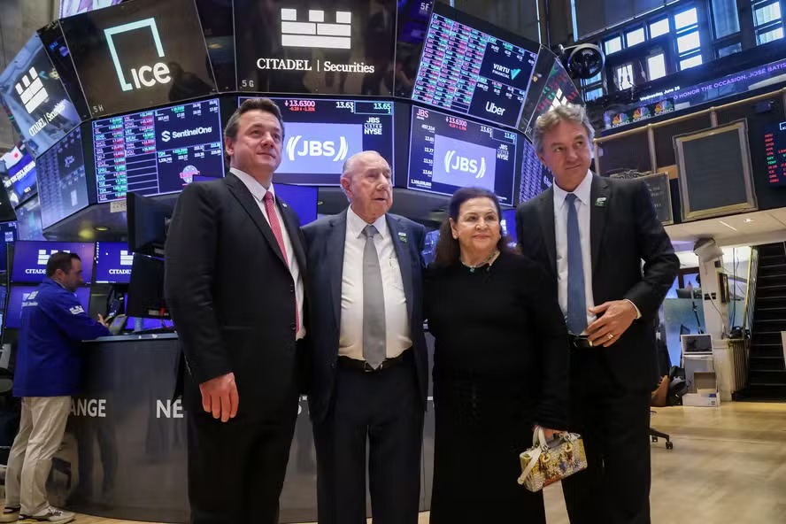 A Família Batista estuda investir no petróleo da Venezuela. Saiba como a J&F se posiciona com a mudança de governo e a influência de Trump na região.
