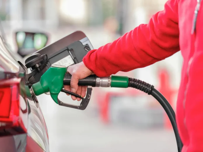 Levantamento da ANP aponta que combustíveis em Manaus são os mais caros do Brasil. Gasolina e etanol superam R$ 7. Veja o ranking completo das capitais.