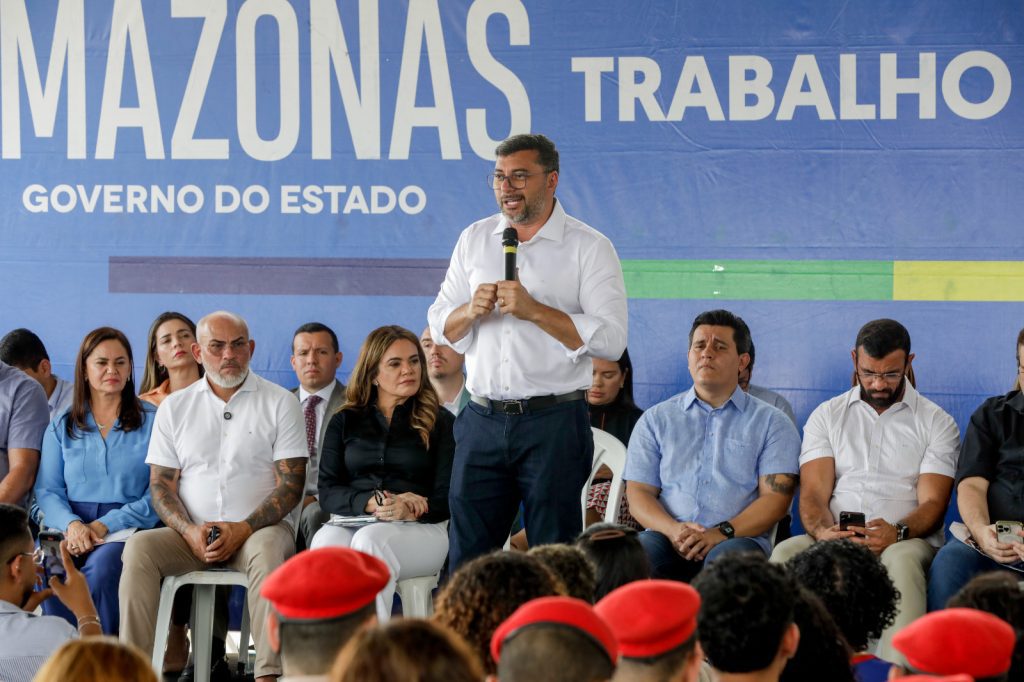 Confira os detalhes da redução do IPVA no Amazonas sancionada por Wilson Lima. Alíquotas caem 50% e CNH Social abre novas vagas.