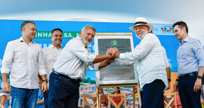 Em Maceió, Lula comenta escândalo de R$ 40 bi e diz que falta vergonha a quem defende dono do banco Master.