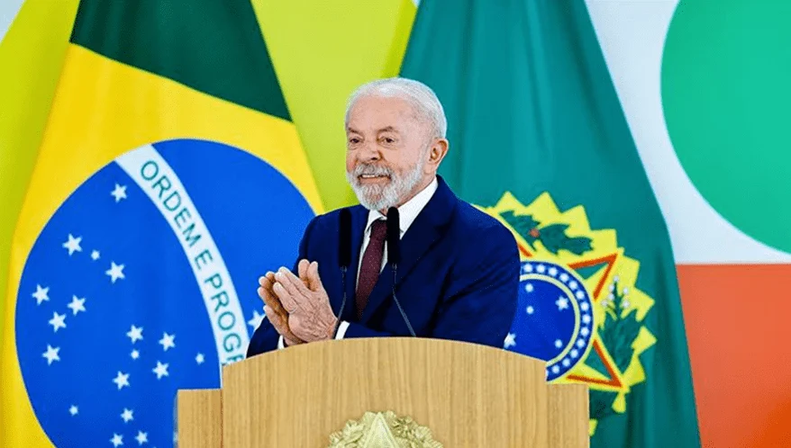 Nova lei autoriza pagamento retroativo de vantagens a servidores suspensas na pandemia.