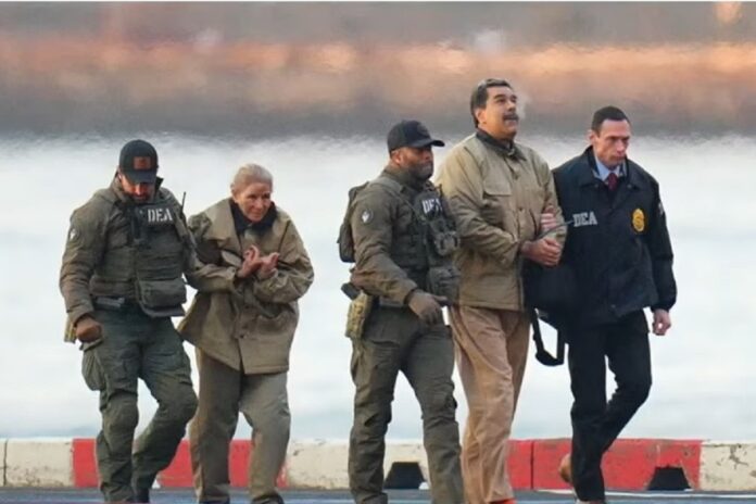 Nicolás Maduro se declara inocente de narcoterrorismo em Nova York. Líder venezuelano afirma ser prisioneiro de guerra após captura pelos EUA.