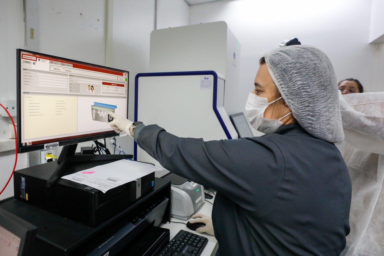 O Hemoam adota o Vitek MS Prime, reduzindo o diagnóstico de infecções de 48h para 3 min. Saiba como essa tecnologia inédita beneficia a saúde no AM.