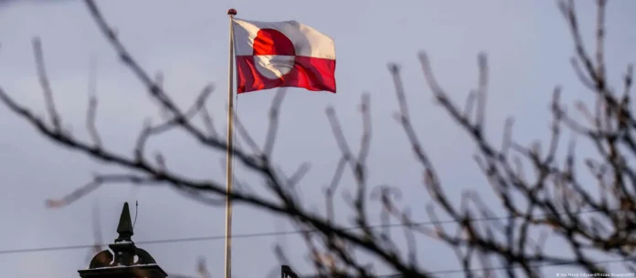 Dinamarca e aliados da Otan enviam tropas à Groenlândia após Trump exigir controle da ilha.