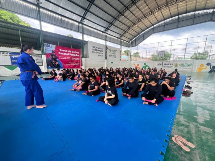 O Governo abre vagas para curso de defesa pessoal feminina em Manaus. Aulas gratuitas em diversos bairros para mulheres a partir de 12 anos.