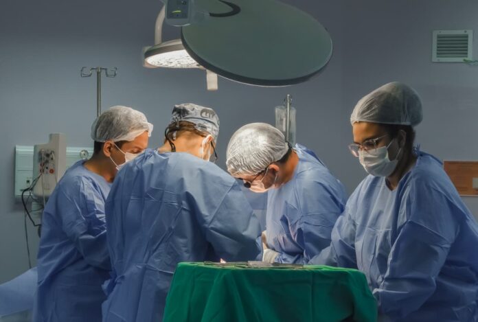 O Hospital Delphina Aziz realizou 6 transplantes em 24h, incluindo um duplo. Saiba como o Amazonas virou referência no Norte em saúde pública.
