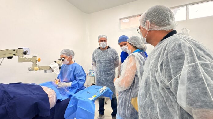 O mutirão em Autazes iniciou nesta segunda (05) com a meta de 220 cirurgias oftalmológicas gratuitas pelo programa Opera+ Amazonas.