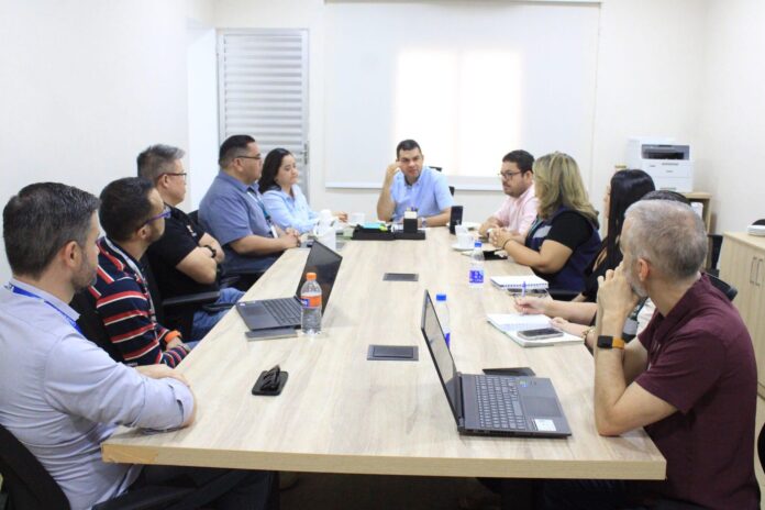 Gás do Povo avança em Manaus após reunião da Prefeitura com MDS e Caixa. Programa garante gás de cozinha a famílias vulneráveis.