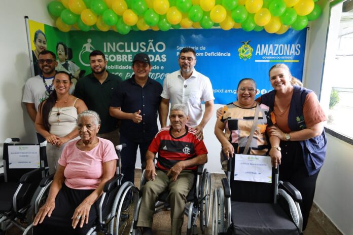 Ações em Maraã garantem entrega de kits bebê, cadeiras de rodas e obras de infraestrutura pelo Governo do Amazonas, beneficiando famílias locais.