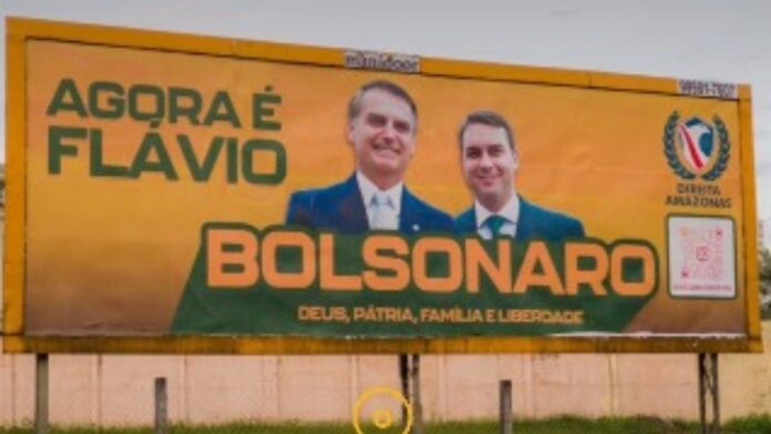 Campanha de outdoors em Manaus declara apoio a Flávio Bolsonaro para 2026.