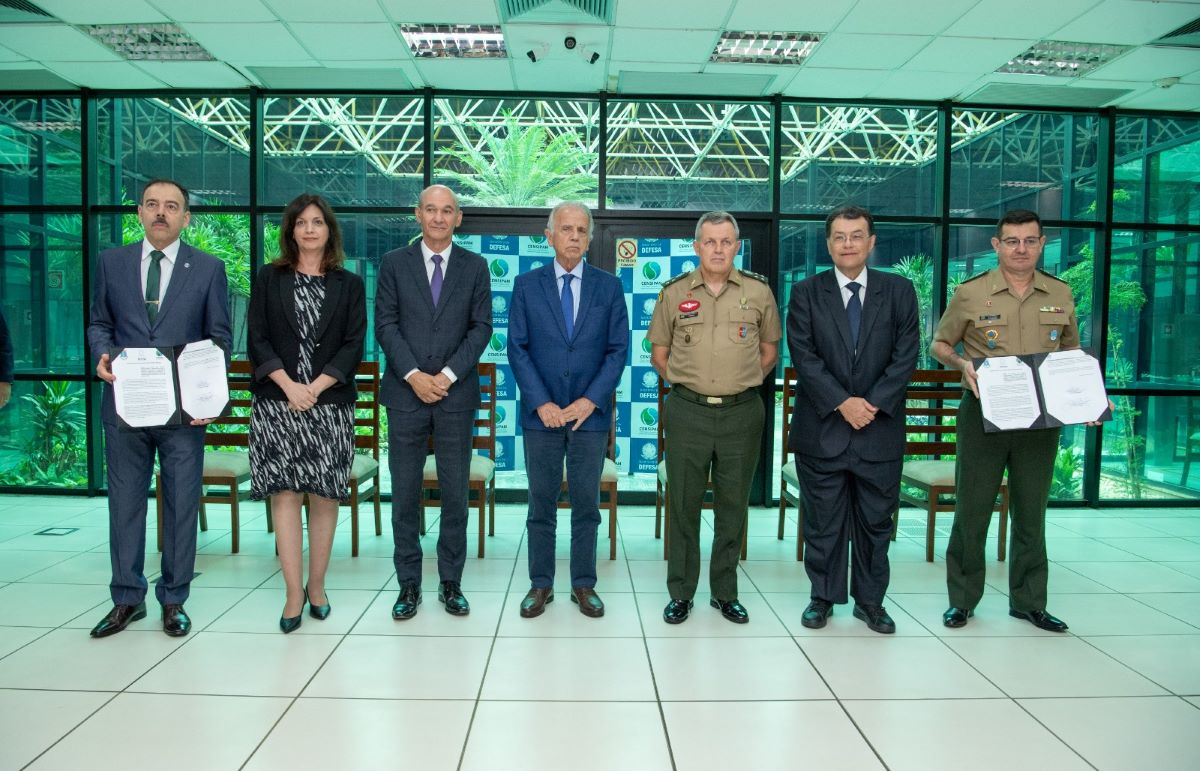 Instituto de Pesquisas do Exército na Amazônia será implantado após acordo entre IME e CENSIPAM para defesa, inovação e sustentabilidade.