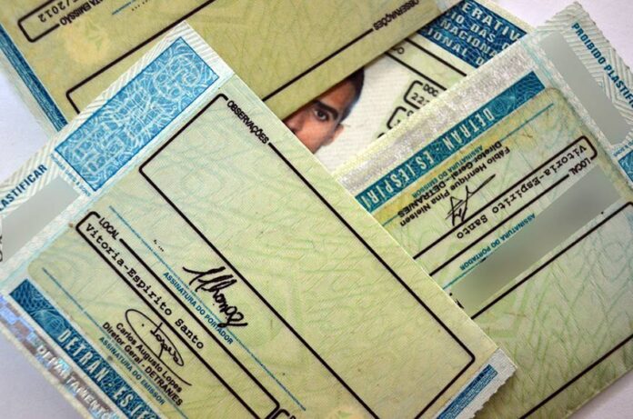 Saiba tudo sobre a CNH sem autoescola. Mais de 2,5 milhões já iniciaram o processo com curso online gratuito e instrutor independente.