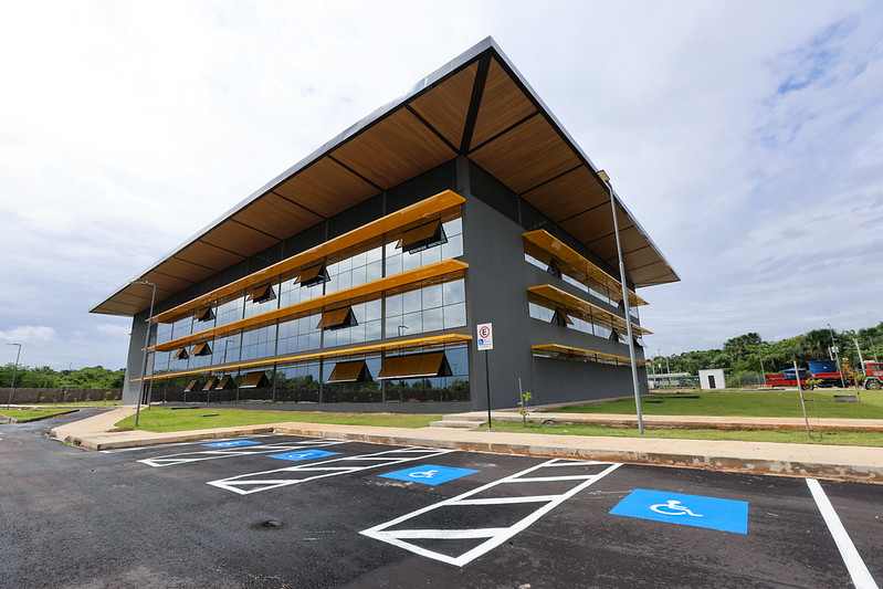 A nova sede do Implurb moderniza a gestão em Manaus com internet dedicada de 1GB, garantindo estabilidade, segurança e rapidez nos serviços de planejamento urbano.