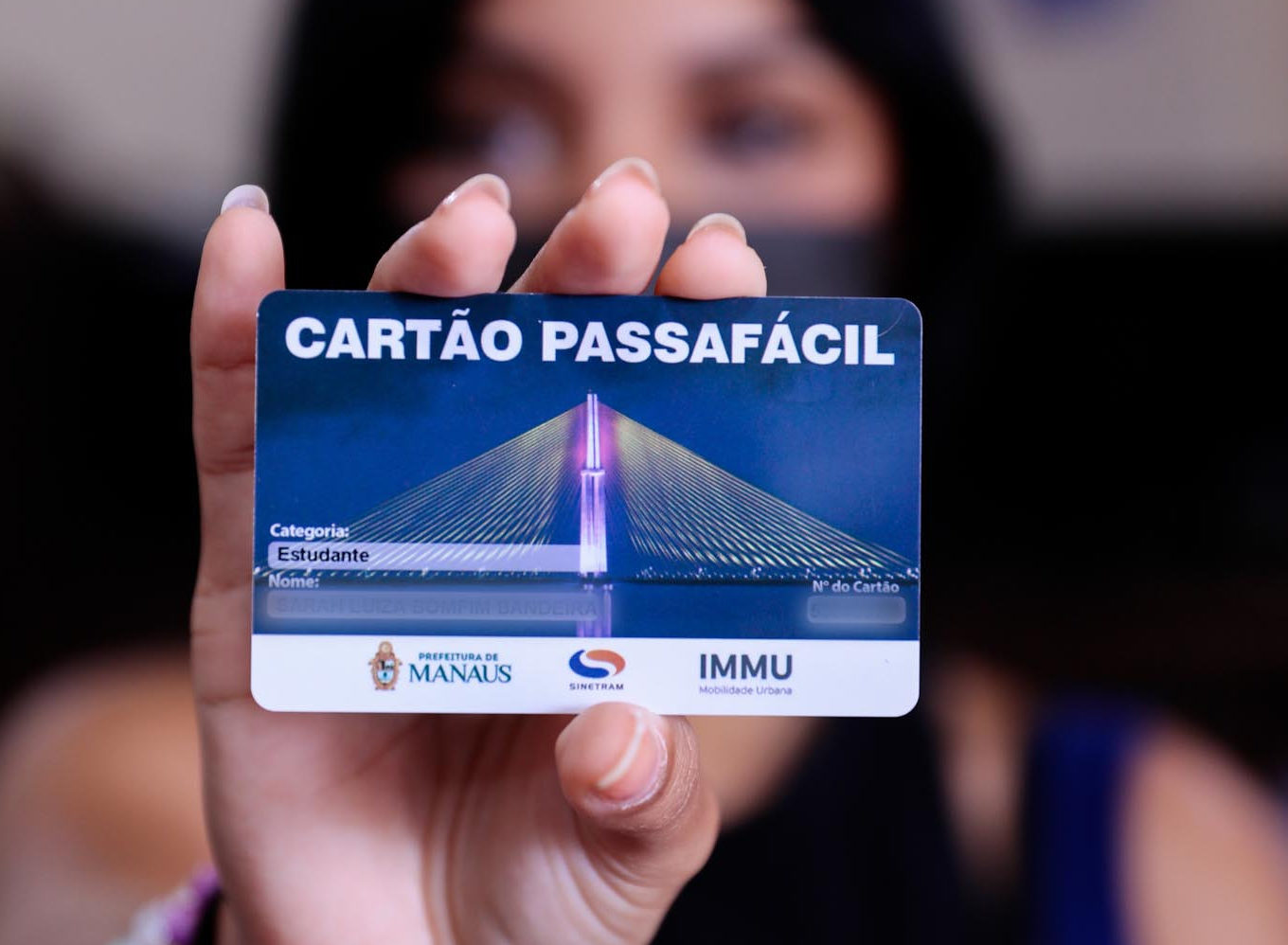 Sinetram confirma a meia-passagem nas férias em Manaus até 28 de fevereiro. Veja como recarregar e as regras para o recadastro estudantil 2026.