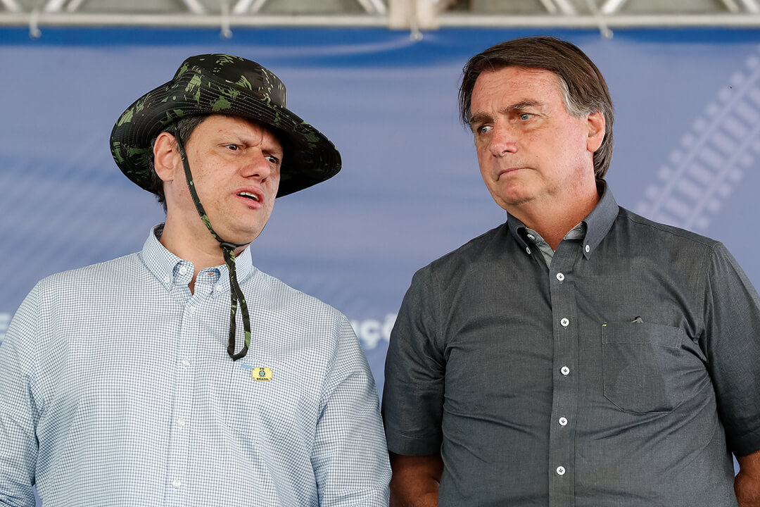 O ministro Alexandre de Moraes autoriza a visita de Tarcísio a Bolsonaro na prisão no dia 29.