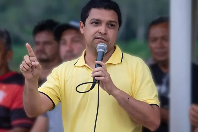 O TCE-AM aplicou multas ao ex-prefeito Adenilson Reis por descumprir leis de transparência em Nova Olinda do Norte.