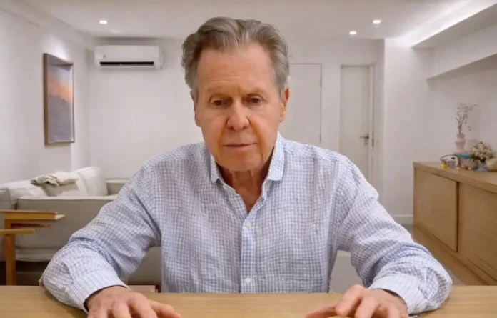 O ex-prefeito Arthur Virgílio utilizou as redes sociais para informar que está bem após crise neurológica.