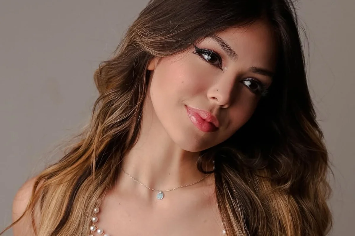 Confira os detalhes do X-Cabloquinho 2026 em Manaus com show da cantora Melody. Veja horários, atrações locais e como garantir seu ingresso para o bloco.