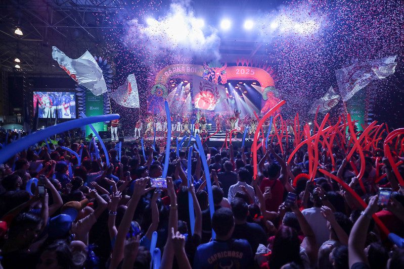O Carnaboi 2026 retorna ao Sambódromo de Manaus com shows de Caprichoso, Garantido e mais de 40 atrações.