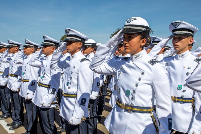 Participe do Curso de Formação de Sargentos da FAB. São 175 vagas para nível médio com ingresso em 2027. Inscreva-se e inicie sua carreira na Aeronáutica!