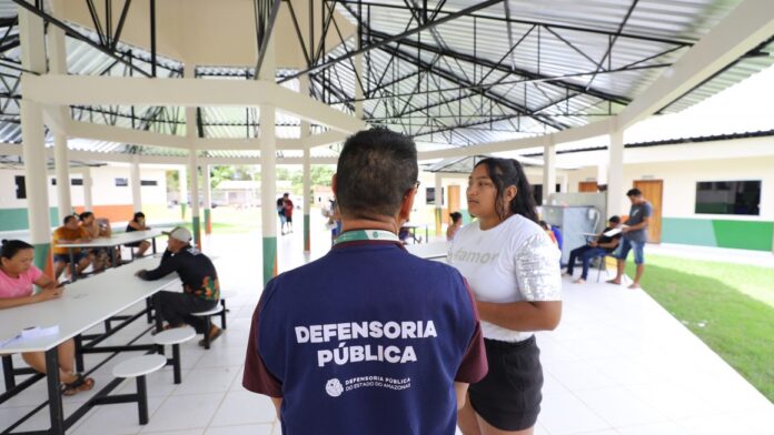 A Defensoria Itinerante oferece atendimento jurídico gratuito no bairro Tarumã neste sábado (28). Confira horários, local e documentos necessários.