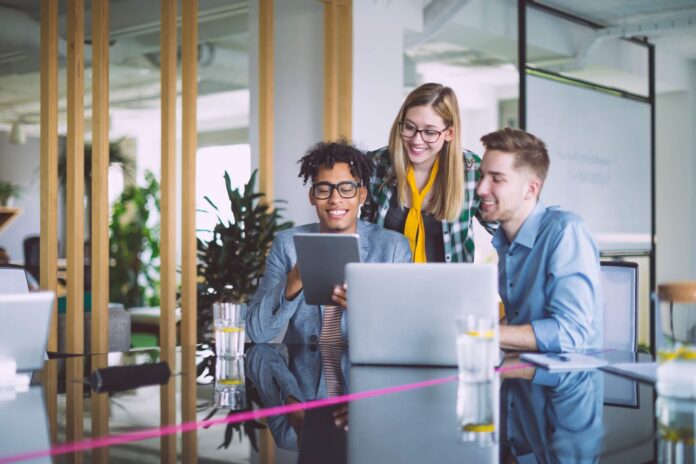 Vagas de estágio em Manaus abertas pelo IEL Amazonas oferecem bolsas de até R$ 1.500. Confira cursos disponíveis e saiba como se inscrever pelo site.