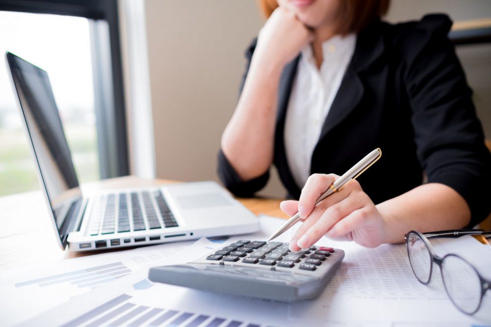 Descubra como as novas estratégias de remuneração para 2026 prioriza benefícios flexíveis e transparência para atrair e reter os melhores talentos do mercado.