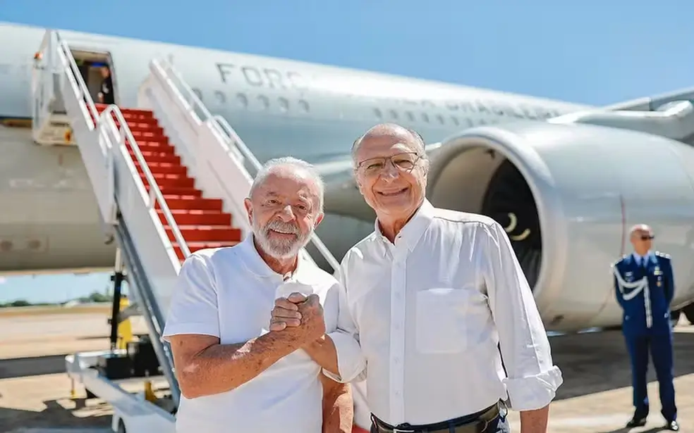 O presidente Lula viaja à Índia para firmar parcerias em minerais críticos e inteligência artificial.