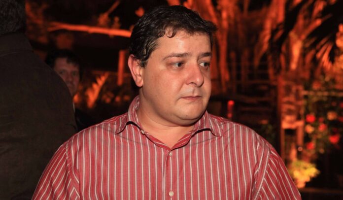 O ministro André Mendonça autorizou a quebra de sigilos de Lulinha em investigação sobre o INSS. Veja detalhes sobre a decisão e a defesa do filho de Lula.