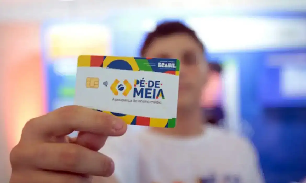 Participe do Pé-de-Meia Licenciaturas 2026. O MEC oferece bolsas de R$ 1.050 para estudantes de licenciatura. Confira as regras e como se cadastrar na Capes.