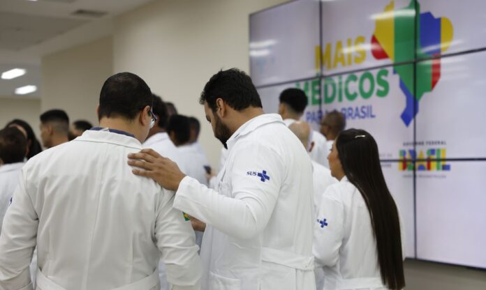 A Prefeitura de Manaus convoca bolsistas do Mais Médicos para o 41º Ciclo. Profissionais devem se apresentar à Semsa até o dia 13 de fevereiro. Confira as regras.