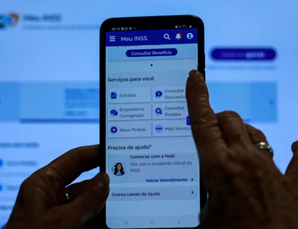 Os serviços do Meu INSS e Central 135 são retomados nesta segunda (2) após modernização da Dataprev. Veja o cronograma e o que muda no atendimento.