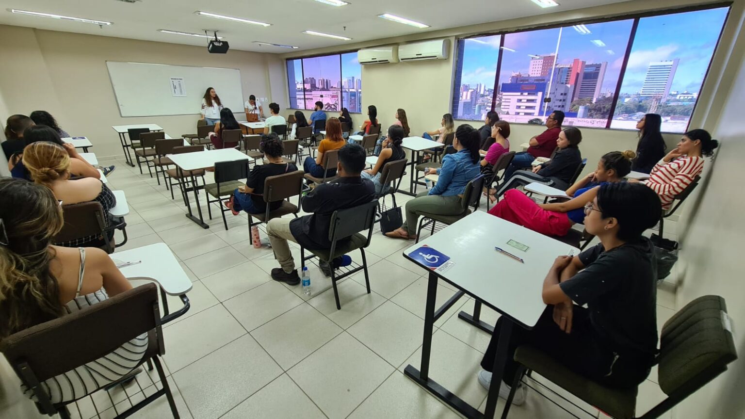 A PGE-AM iniciou o processo seletivo para estágio em Direito com 15 vagas imediatas e bolsa de R$ 1.280