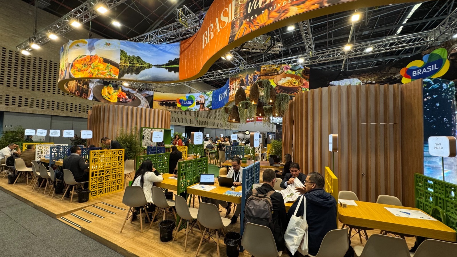 A rota Manaus Bogotá é destaque na Anato 2026. Veja como o Amazonas articula novos voos e promove o turismo regional na principal feira da Colômbia.