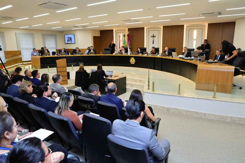 O TCE-AM aprovou as admissões do processo seletivo de Anori após correções no edital.