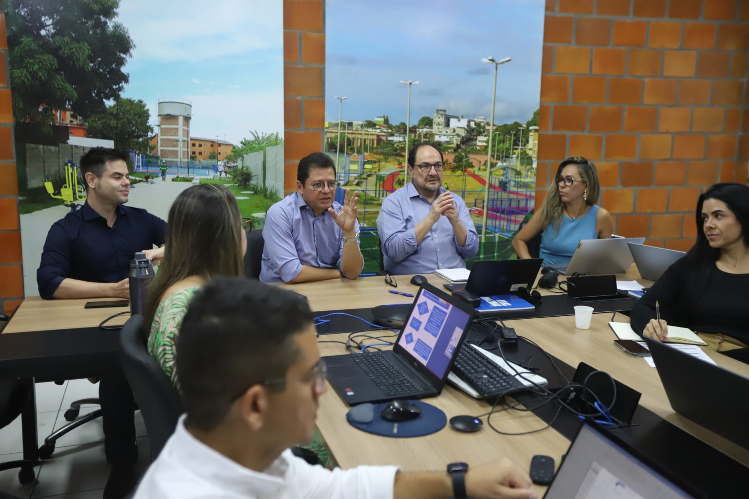 Confira as metas para as obras do Prosamin+ em 2026. Governo do Amazonas e BID alinham investimentos em saneamento e habitação para famílias de Manaus.