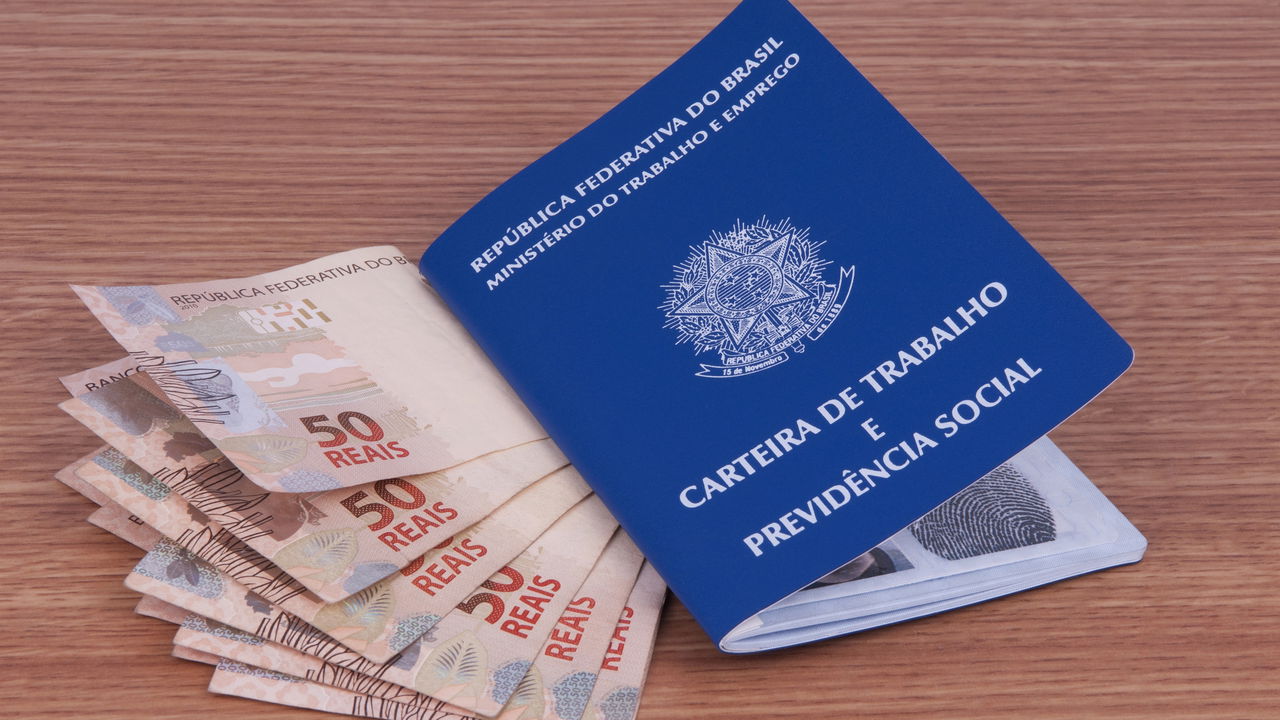 O abono salarial de 2026 inicia pagamentos para nascidos em janeiro. Confira quem tem direito ao benefício, valores disponíveis e como realizar a consulta.