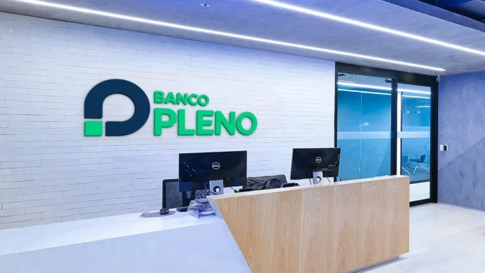 O Banco Central decretou a liquidação do Banco Pleno nesta quarta-feira. Saiba como receber pelo FGC e entenda o bloqueio de bens dos controladores.