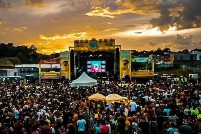 O Bloco do P10 fecha o Carnaval de Manaus 2026 nesta terça (17) na Nilton Lins. Com entrada gratuita e Garantido e Caprichoso, evento espera 60 mil foliões.