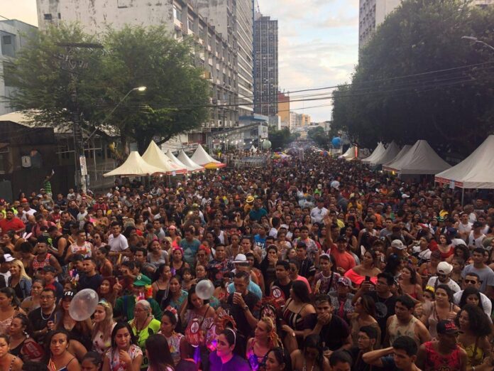O Governo do Amazonas e a Prefeitura de Manaus decretaram ponto facultativo no Carnaval 2026. Confira as datas e o que abre e fecha nos serviços essenciais.