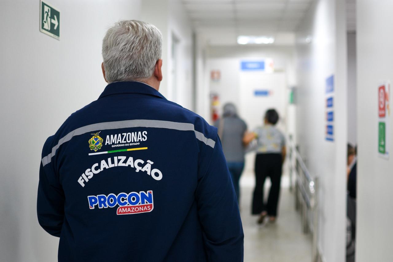 O Procon-AM autuou um hospital por irregularidades no atendimento e licença de segurança vencida. Confira os detalhes sobre a autuação e os prazos para defesa.