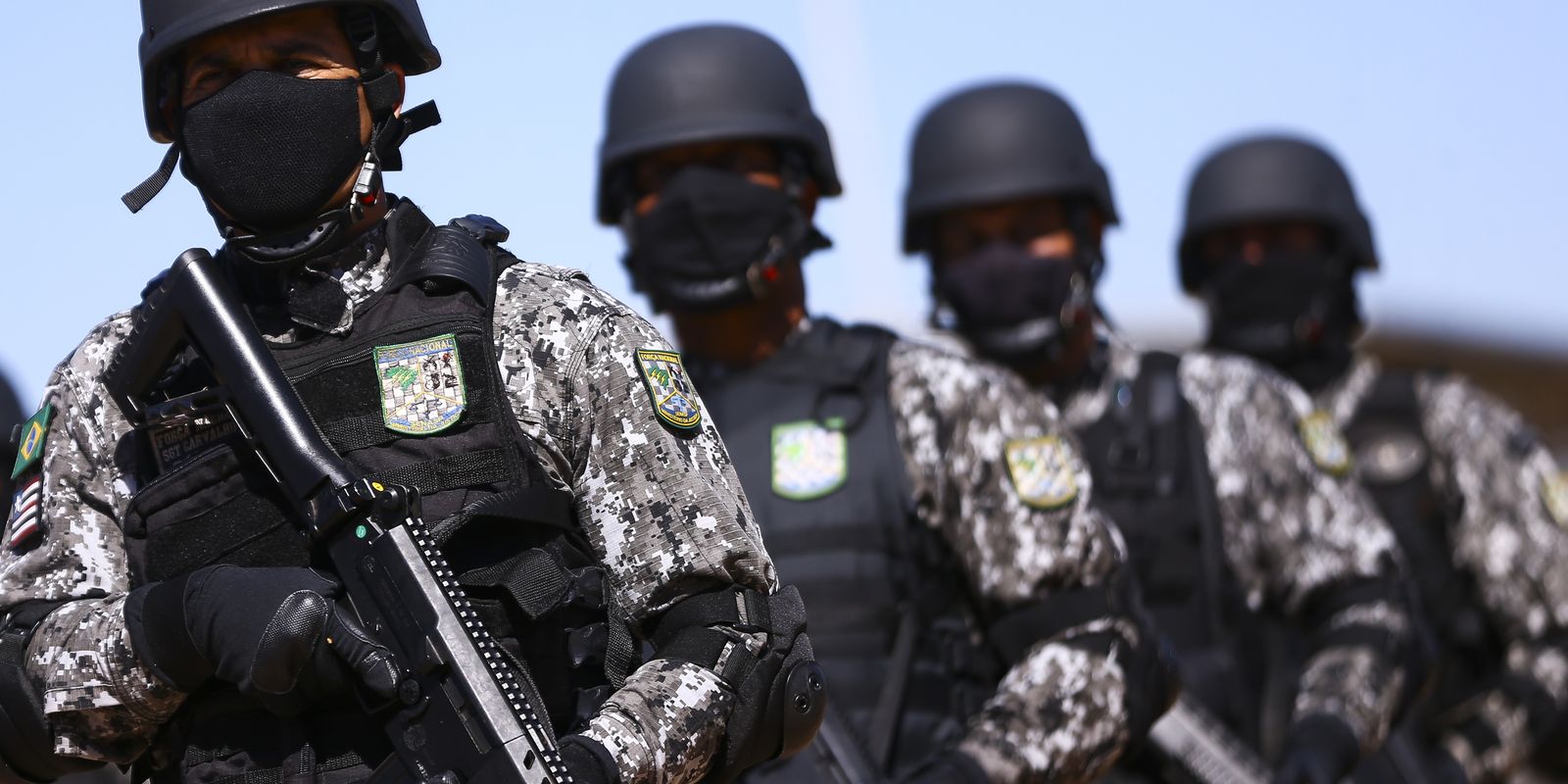 O Governo Federal enviou a Força Nacional ao Amazonas para combater o narcotráfico e crimes ambientais em Barcelos e Coari.