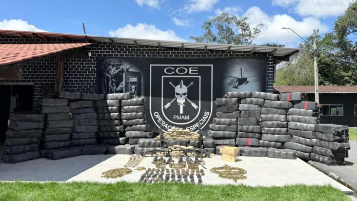 Saiba detalhes da operação no rio Solimões que resultou em 4 toneladas de drogas e arsenal de guerra confiscados após confronto em Manacapuru.