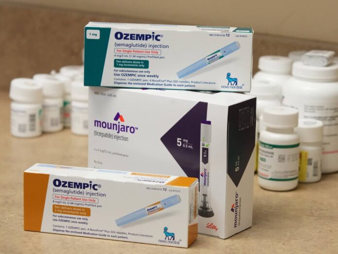 A Anvisa registrou 65 notificações de mortes suspeitas ligadas ao uso de canetas emagrecedoras entre 2018 e 2025.