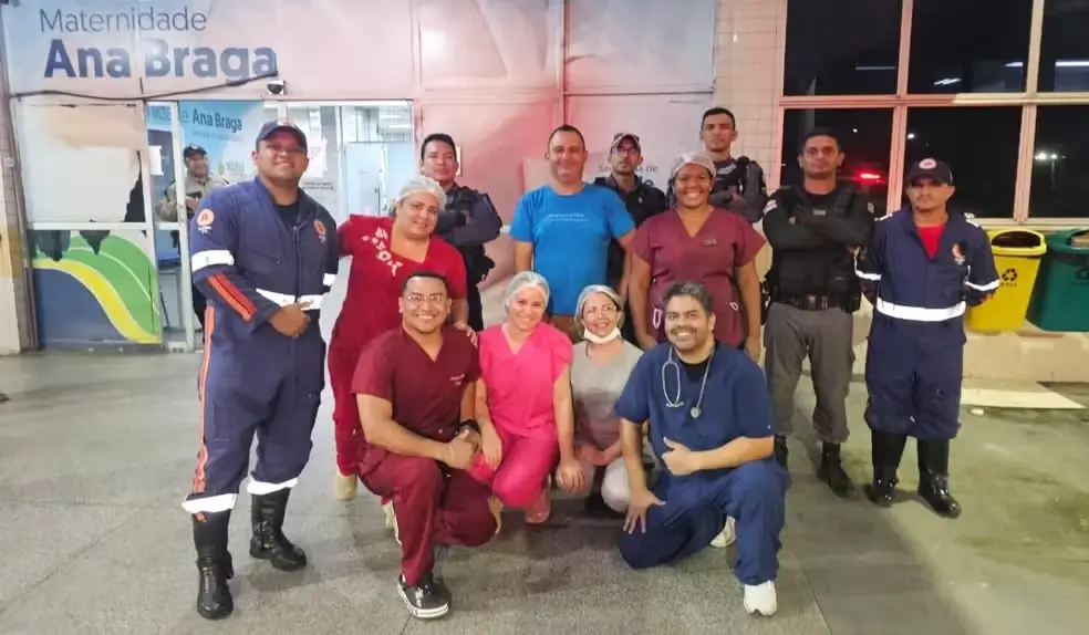 Policiais militares realizam parto de emergência em Presidente Figueiredo.