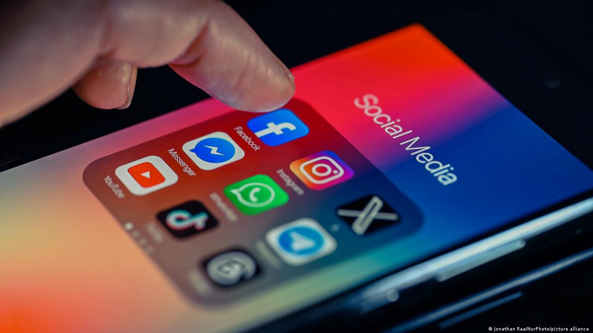 A condenação das Big Techs nos EUA por negligência com crianças marca um momento histórico. Entenda o impacto para o futuro do Google e da Meta.