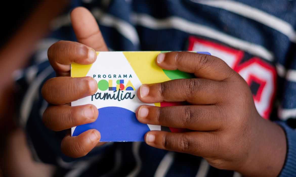A Caixa paga o Bolsa Família para beneficiários com NIS final 2 nesta quinta.