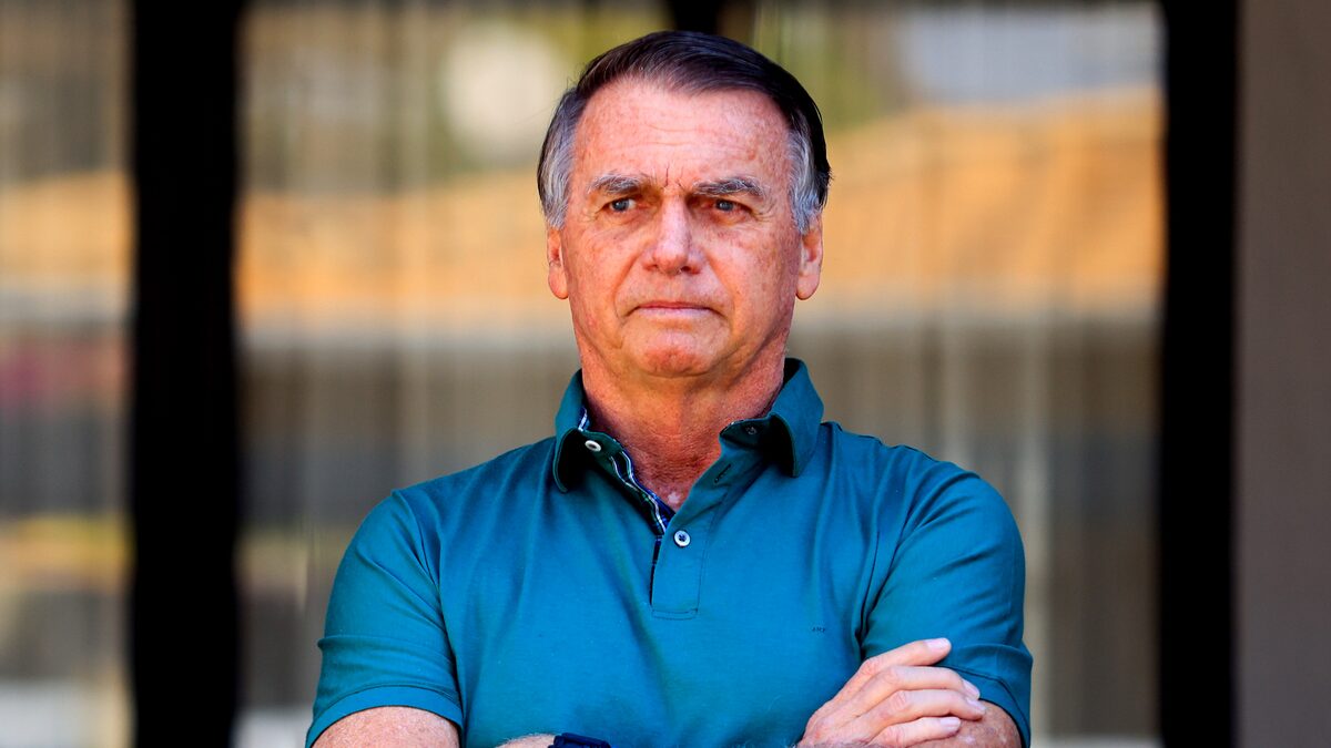Jair Bolsonaro apresenta piora na função renal e segue na UTI em Brasília com pneumonia bacteriana. Confira os detalhes do último boletim médico.